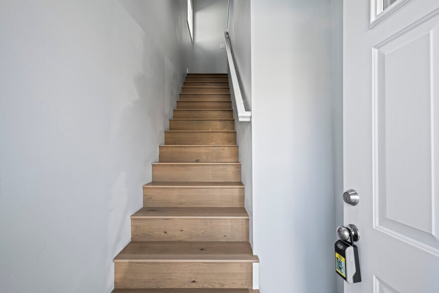 Building Photo - 812 2nd Ave N