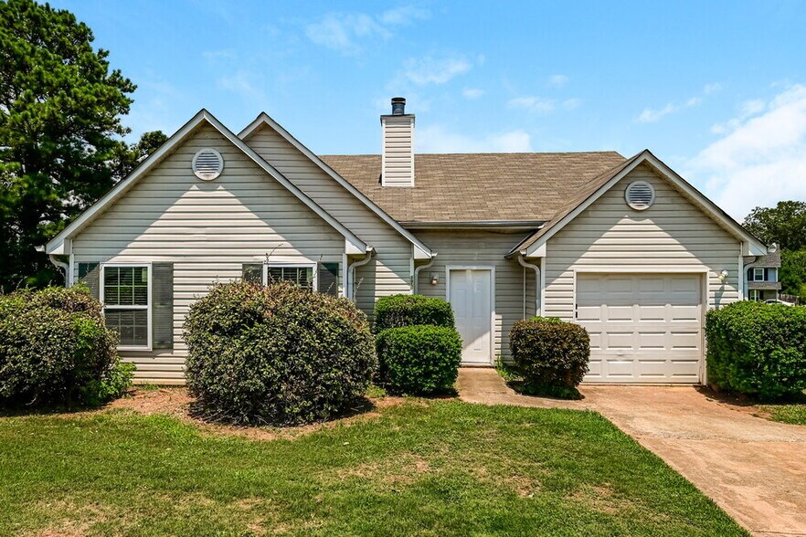 Primary Photo - 172 Marsh Glen Dr