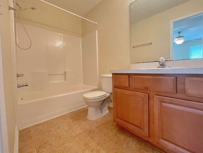 Building Photo - The Gables 2BR | 2.5BA Townhome!