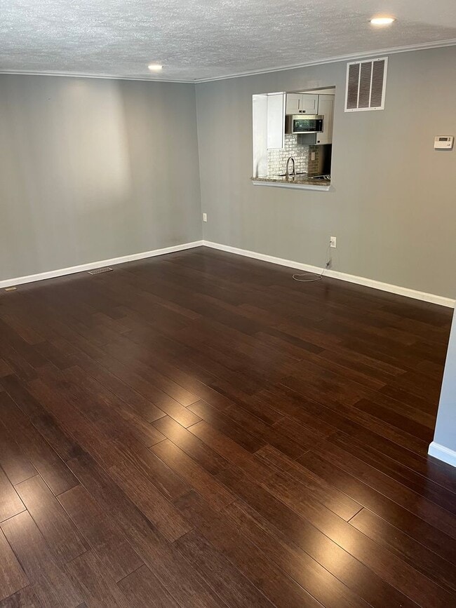 Building Photo - Beautiful 2 Bedrooms 2.5 Bathroom luxury 3...
