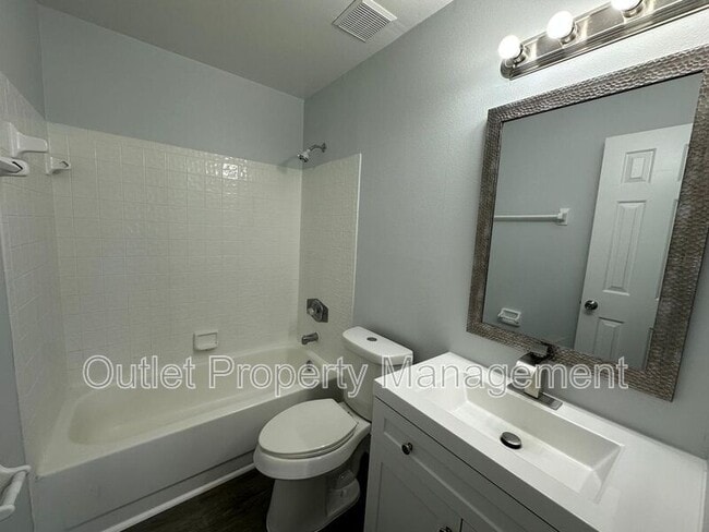Building Photo - 6291 Arlington Ct