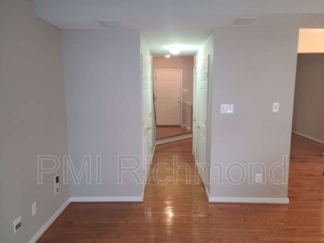 Building Photo - 8014 Cottesmore Ct
