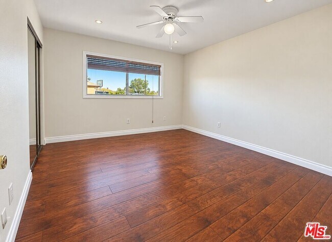 Building Photo - 11735 Valley View Ave