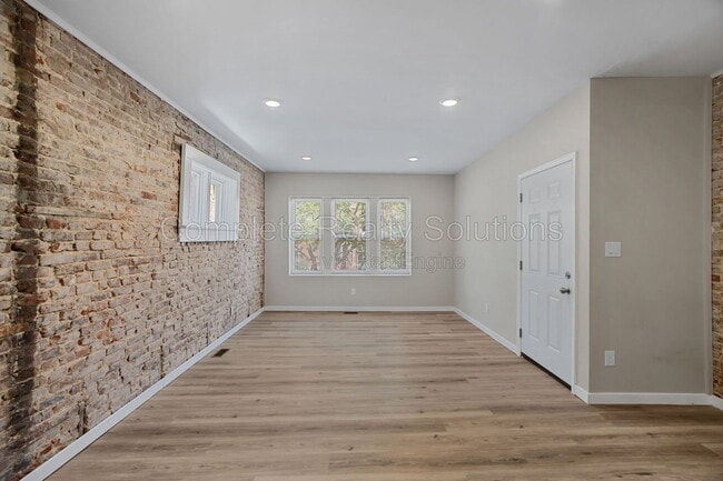 Building Photo - 3140 Magnolia Ave