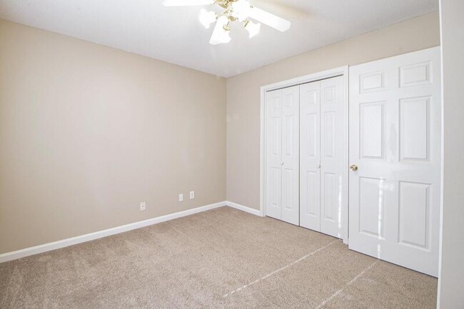 Building Photo - 3417 E Henderson Way