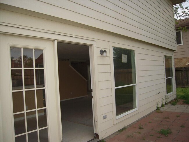 Building Photo - 4242 Daisy Meadow Dr