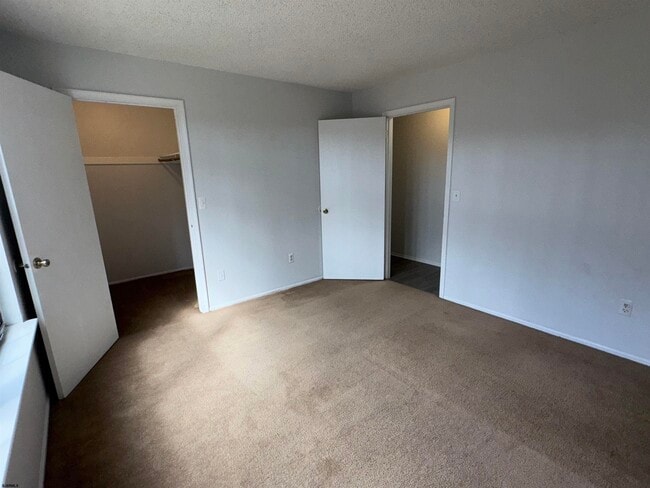 Building Photo - 75 Liberty Ct