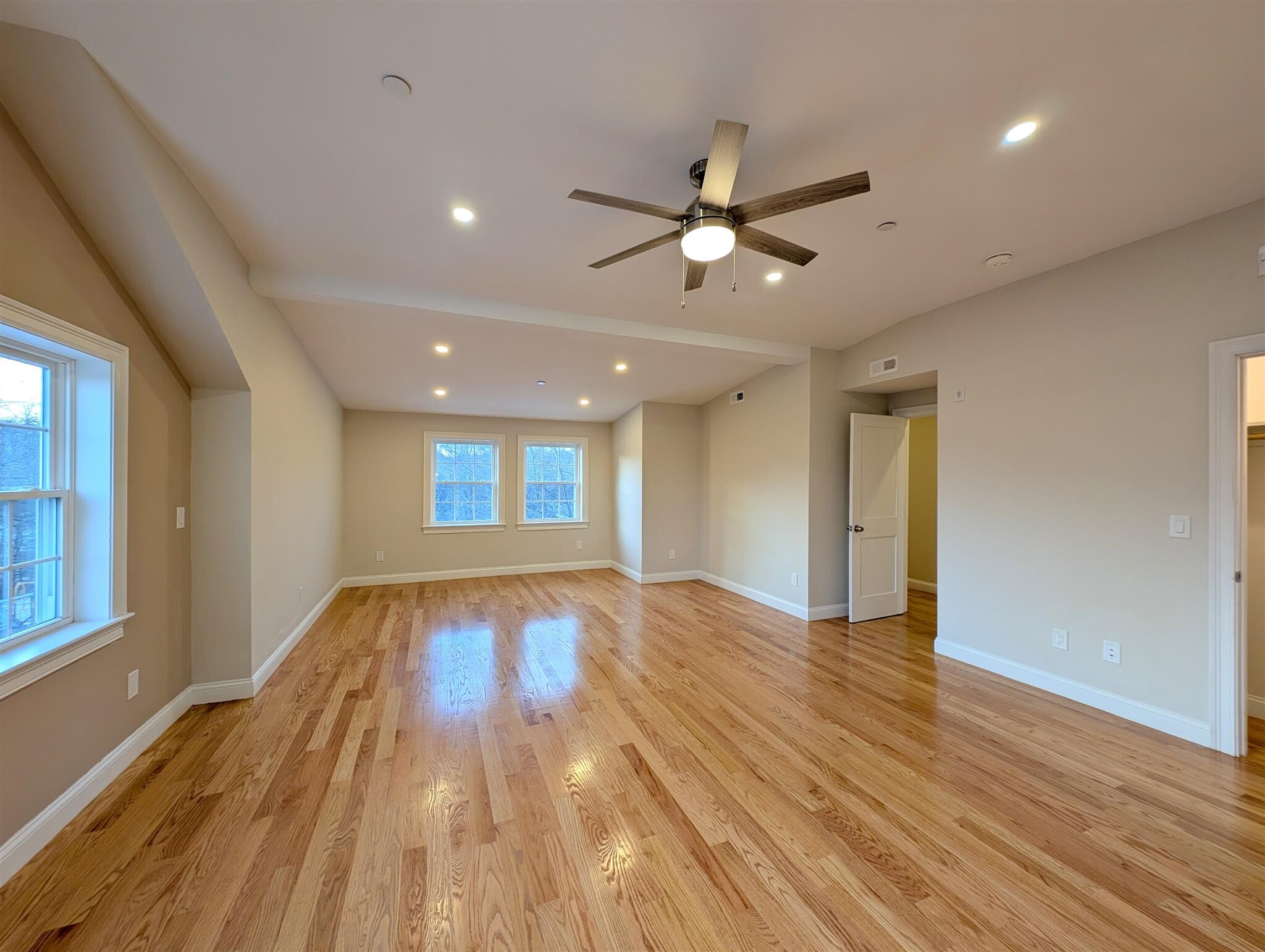 Building Photo - 628 Trapelo Rd
