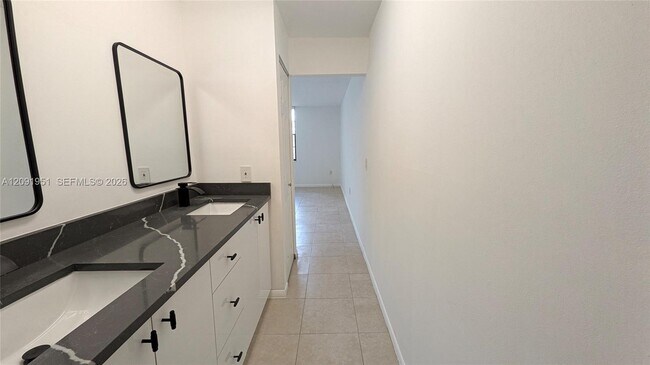 Building Photo - 10865 SW 112th Ave