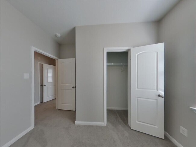 Building Photo - 10823 Spring Brook Pass Dr