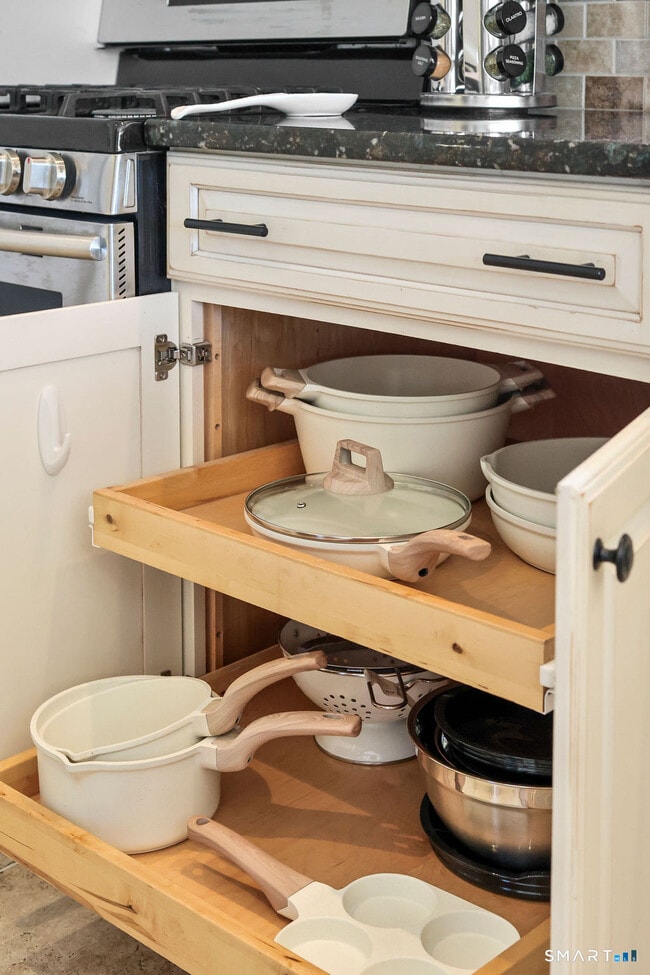 Building Photo - 82 Miller Ave