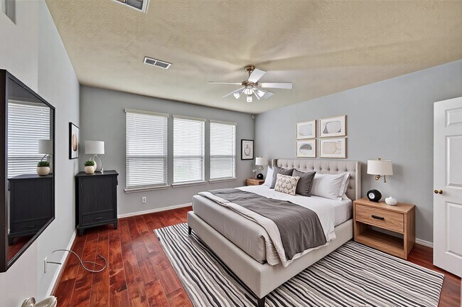 Building Photo - 2409 Shorebrook Dr