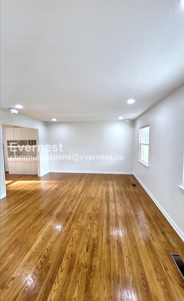 Building Photo - 7339 Brookside Dr