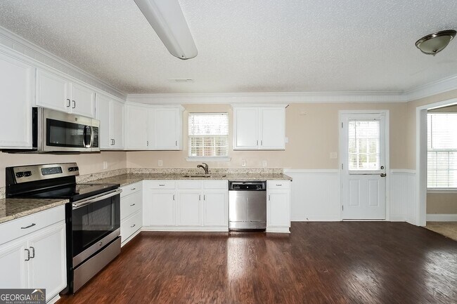 Building Photo - 301 Lyman Ct