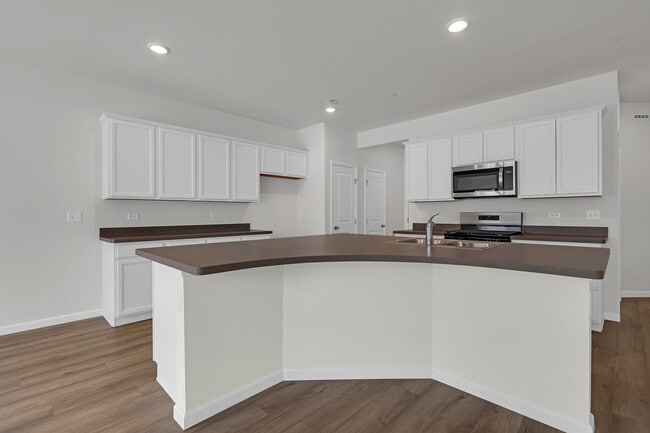 Building Photo - 5918 Hawkweed Dr