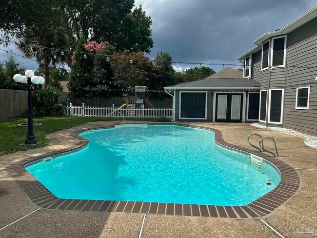 Building Photo - 6521 El Presideo