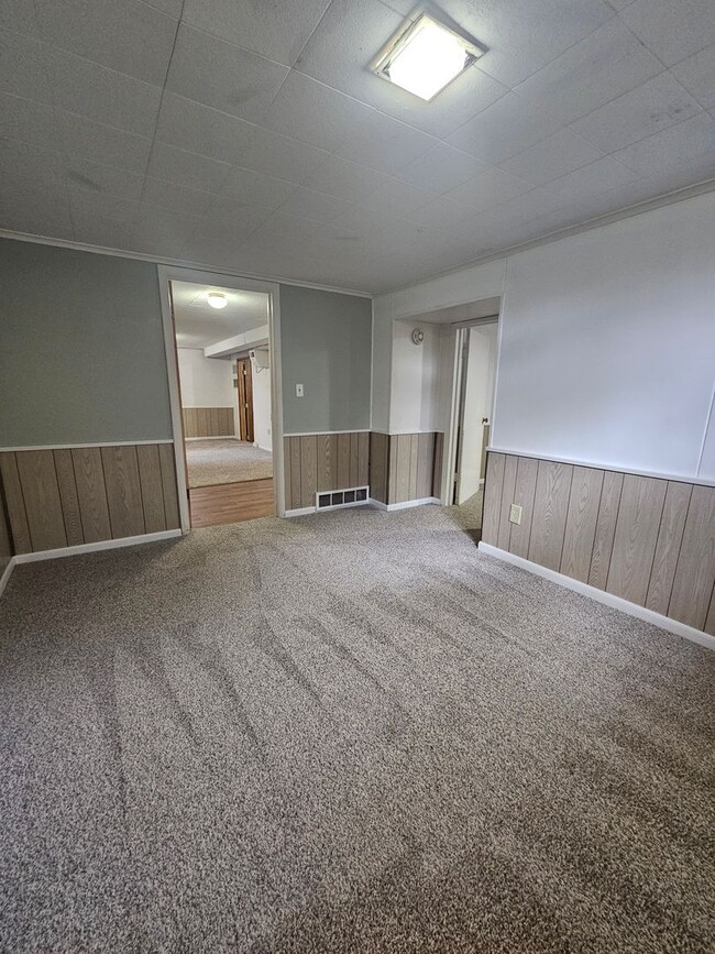 Building Photo - 4 BED | 2 BATH | SINGLE-FAMILY HOME | NORT...