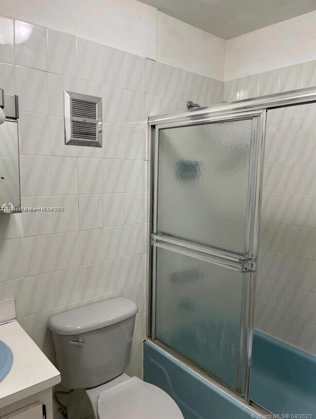 Building Photo - 440 E 23rd St