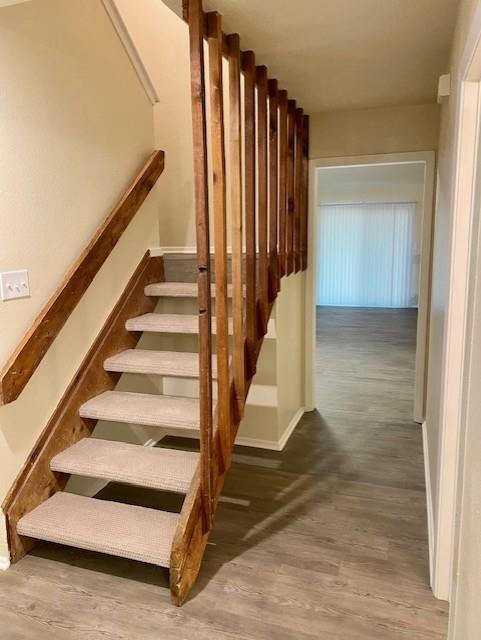 Building Photo - 1402 Summer Creek Dr