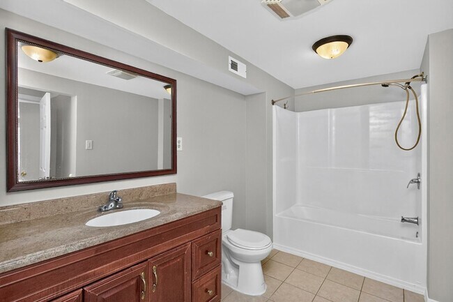 Building Photo - 261 Eisenhower Dr