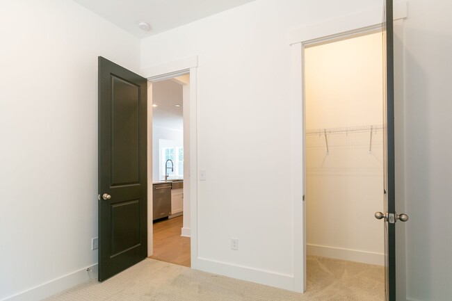 Building Photo - Stunning home in The Parks at Meadowview!