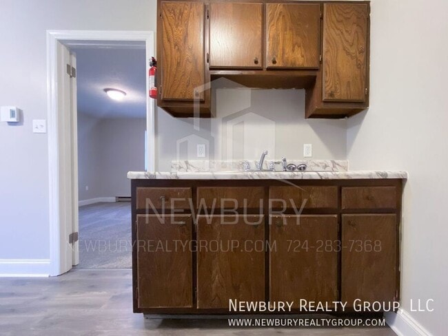 Building Photo - 25 Sunbury Estates