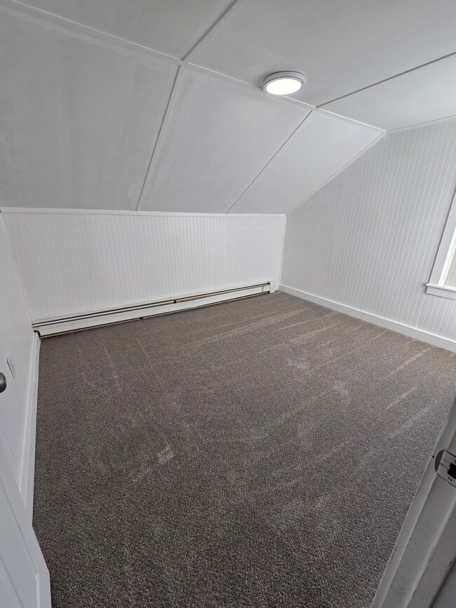 Building Photo - 12 S A St