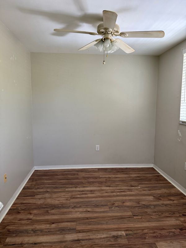 Building Photo - 5681 Bentgrass Dr