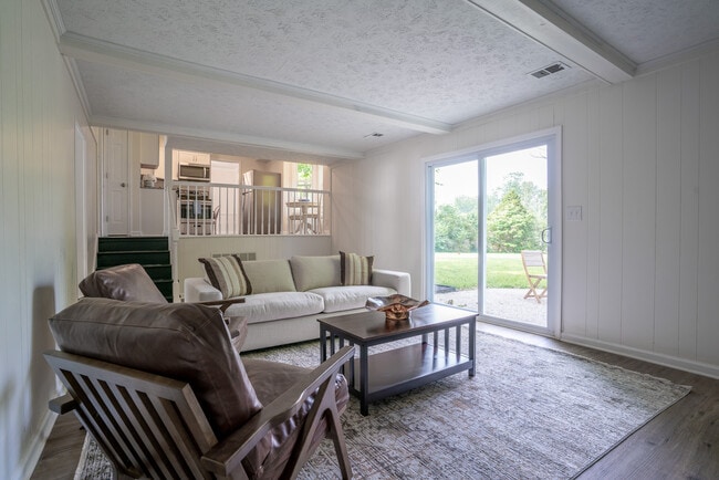 Building Photo - 411 Bromwell Dr