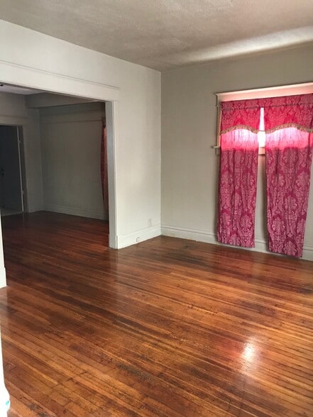Building Photo - 3604 E 58th St