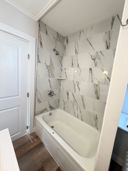 Building Photo - 157 Bay St