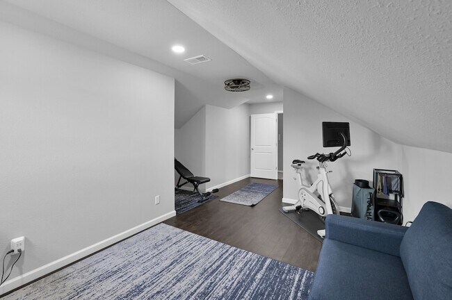Building Photo - 3791 Lake Bend Shore Dr