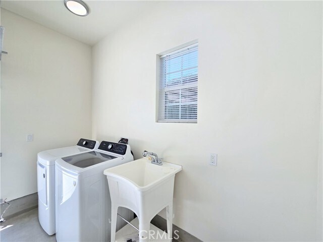 Building Photo - 4169 Country Club Dr