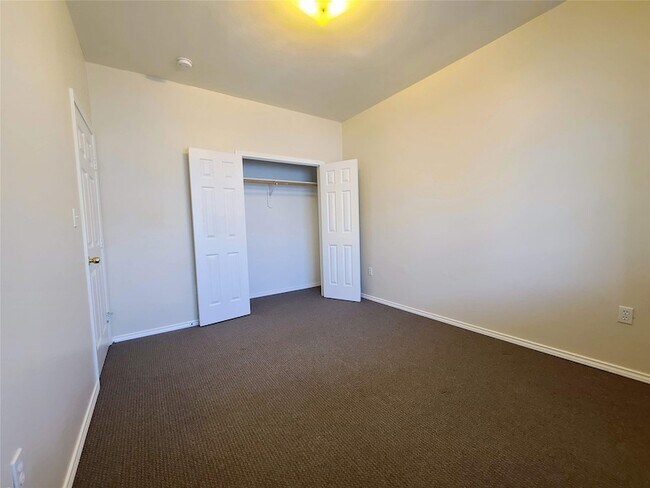 Building Photo - 4713 Virginia Ave
