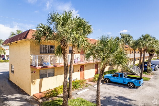 Building Photo - The Courtyards At Cimarron