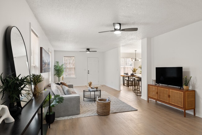 Building Photo - 515 Pearson Town Rd