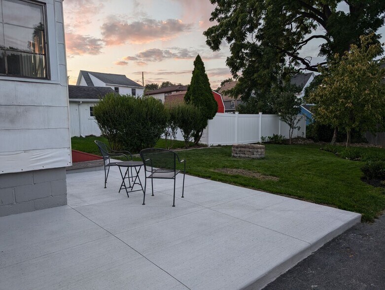 Building Photo - 133 West Ave