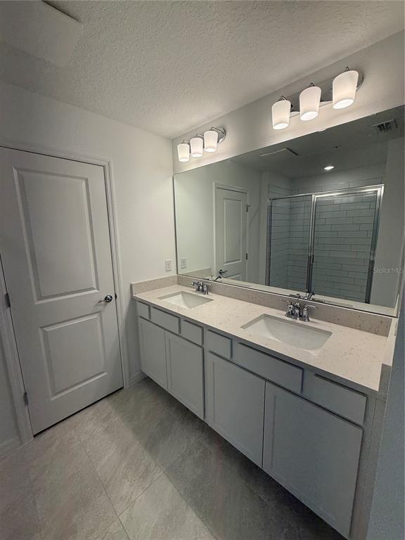 Building Photo - 4616 ORCHARD VIEW Aly