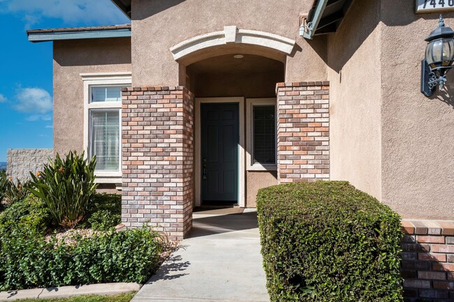 Building Photo - Beautiful Two-Story Home in East Highlands...