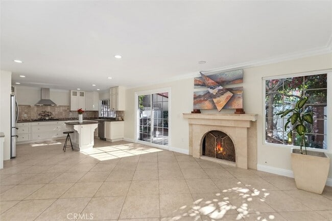 Building Photo - 2 Meadowsweet Way