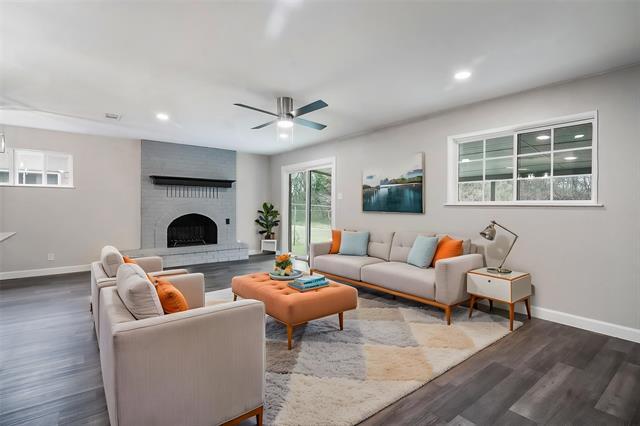 Building Photo - 813 S Valentine Dr