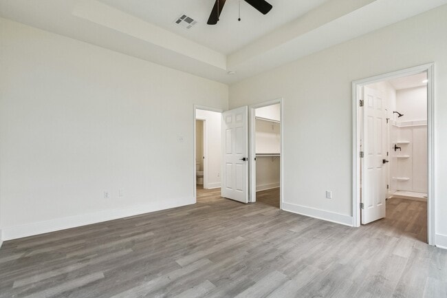 Building Photo - 212 Cathedral Dr