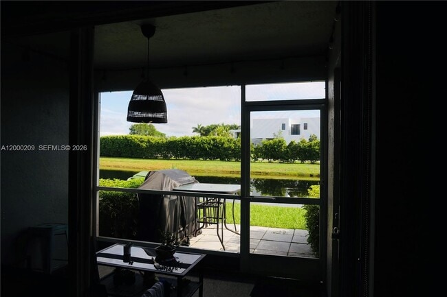 Building Photo - 16755 Hemingway Dr