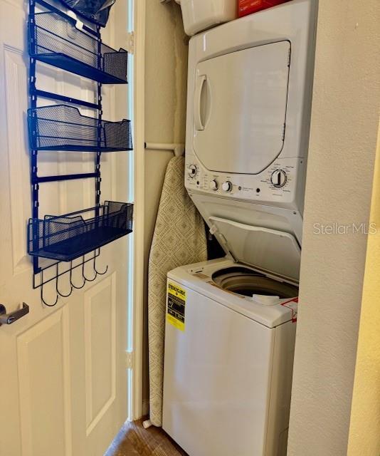 Building Photo - 860 N Orange Ave