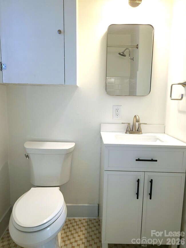 Building Photo - 2114 Brandon Cir