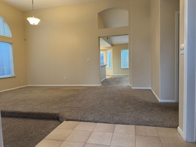 Building Photo - Beautiful Single Story Folsom home