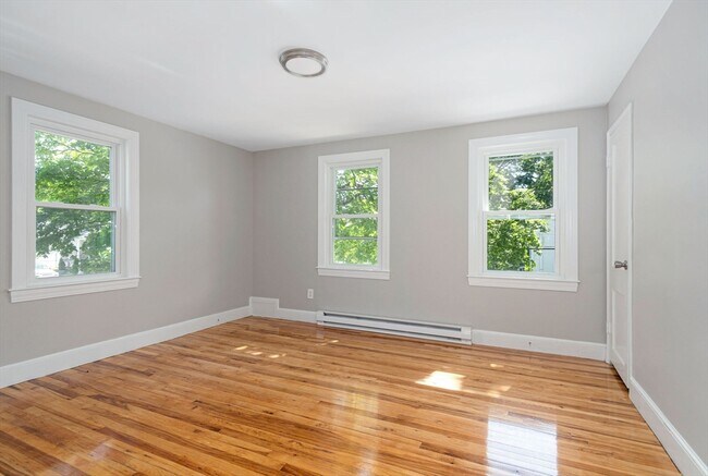 Building Photo - 25 Paragon Rd