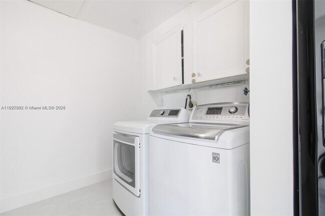 Building Photo - 8441 NW 18th St