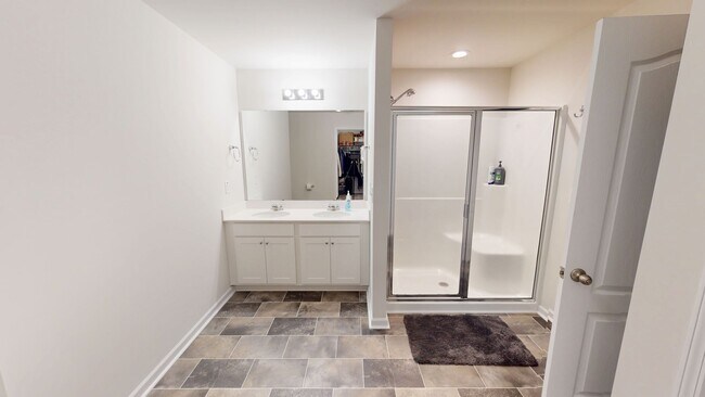 Building Photo - Pet Friendly 2023 Build in Convenient Location!