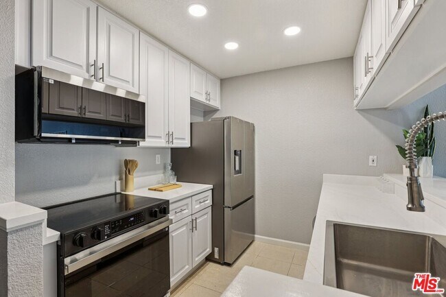 Building Photo - 1706 Bevin Brook Dr